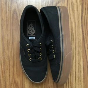 VANS Low-Top Black/Gum Size Men’s 4/ Women’s 5.5